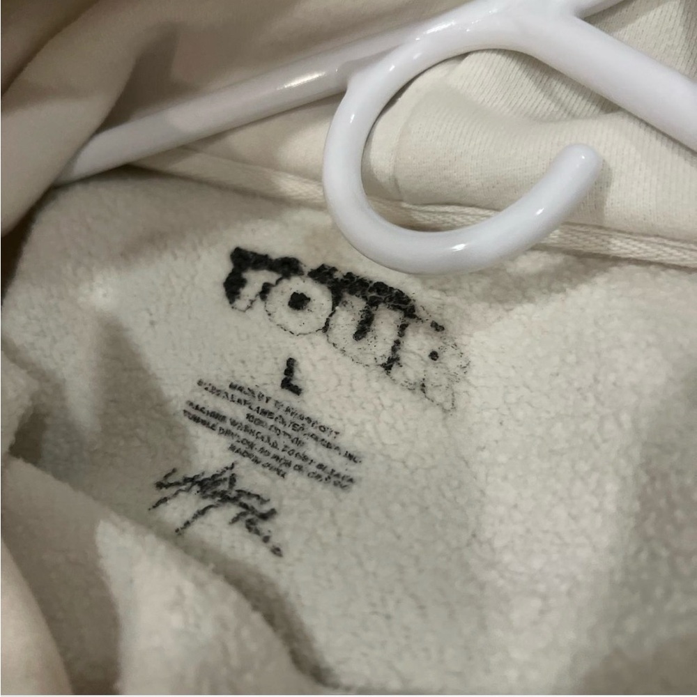 Travis Scott White Graphic Hoodie
Worn once. - Picture 7 of 7